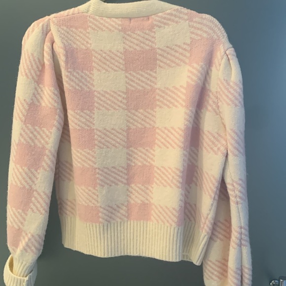 Gorgeous Pink sweater - Picture 10 of 13